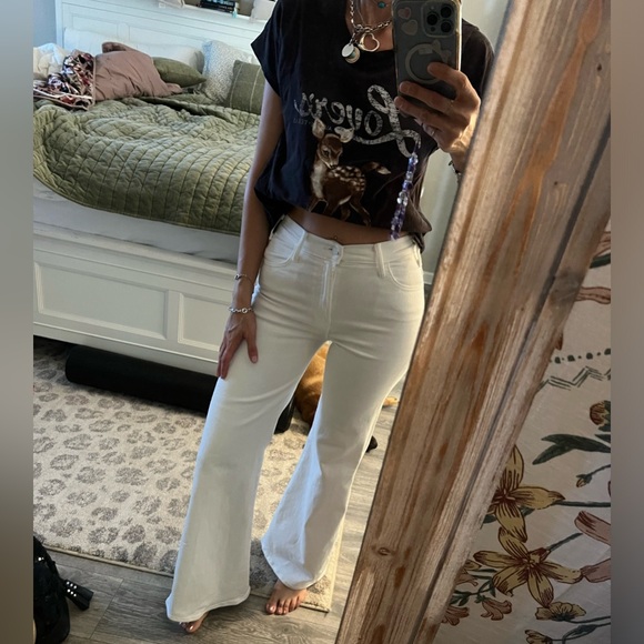 Meet your Posher, Mindy - Picture 6 of 16